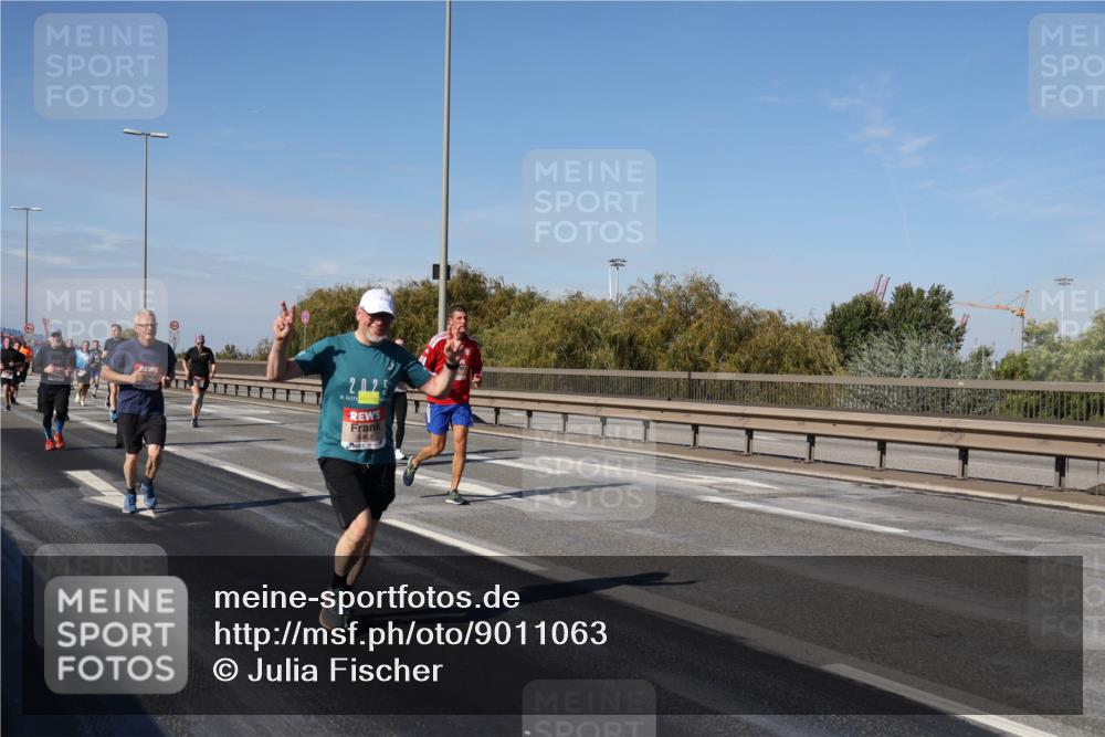 03.10.2025 - Köhlbrandbrückenlauf Julia Fischer http://msf.ph/oto/9011063 03.10.2025 12:58:01 Position 3 2, 02 meine-sportfotos.de