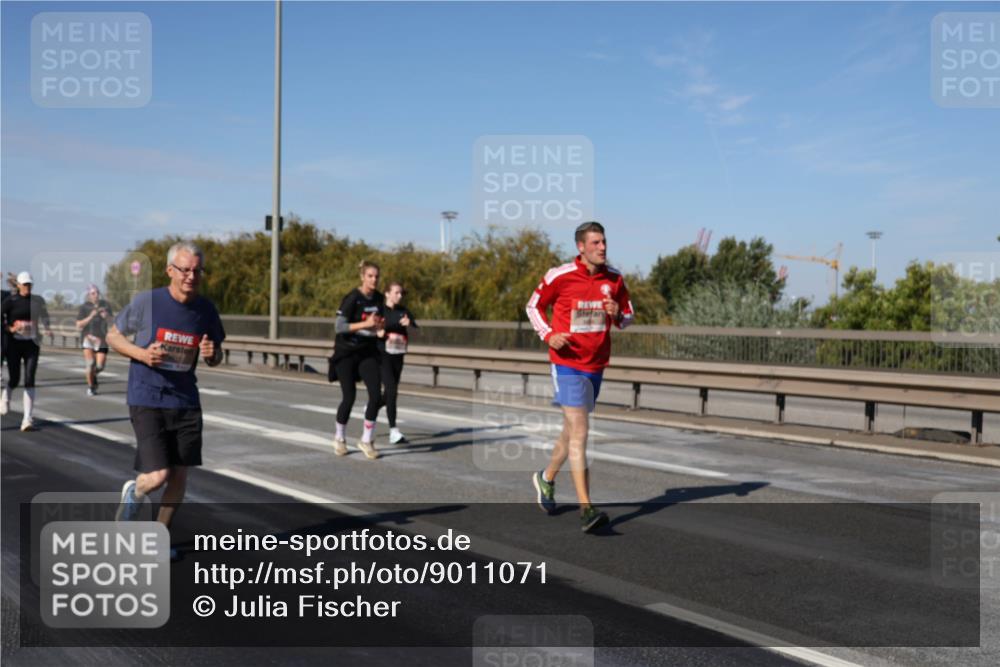 03.10.2025 - Köhlbrandbrückenlauf Julia Fischer http://msf.ph/oto/9011071 03.10.2025 12:58:03 Position 3  meine-sportfotos.de
