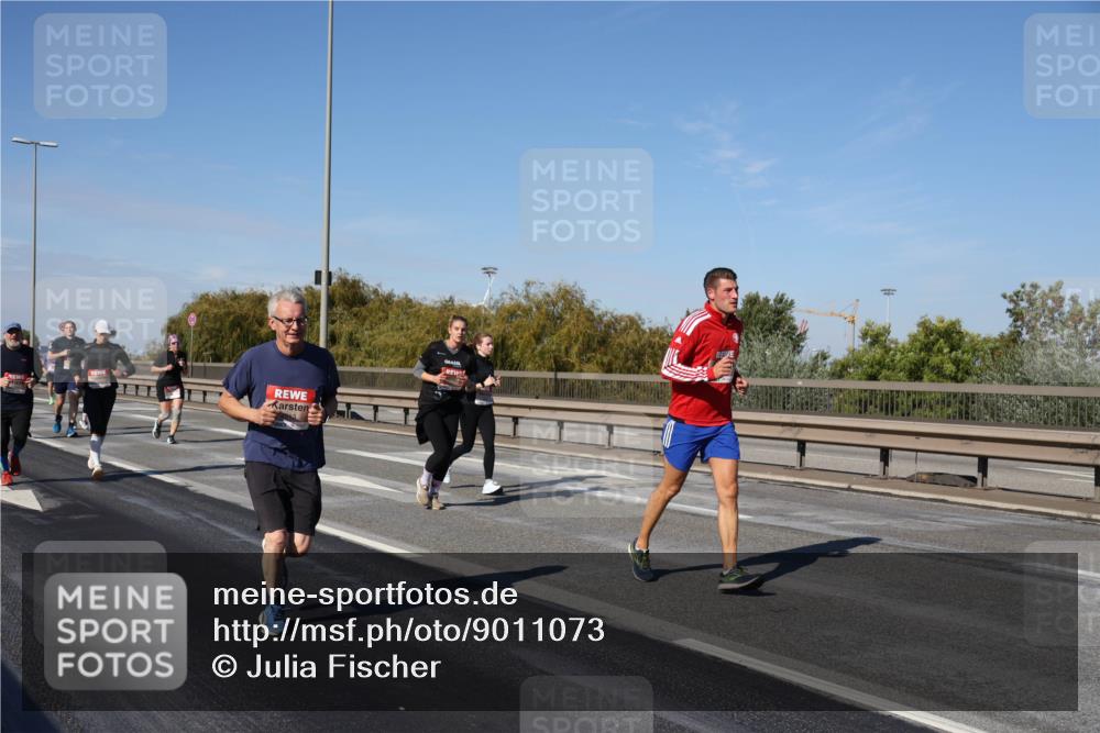 03.10.2025 - Köhlbrandbrückenlauf Julia Fischer http://msf.ph/oto/9011073 03.10.2025 12:58:03 Position 3  meine-sportfotos.de
