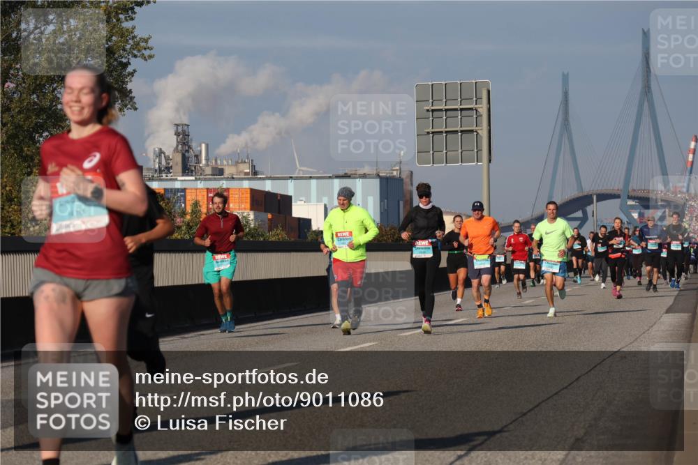 03.10.2025 - Köhlbrandbrückenlauf Luisa Fischer http://msf.ph/oto/9011086 03.10.2025 10:53:22 Position 3 410 meine-sportfotos.de