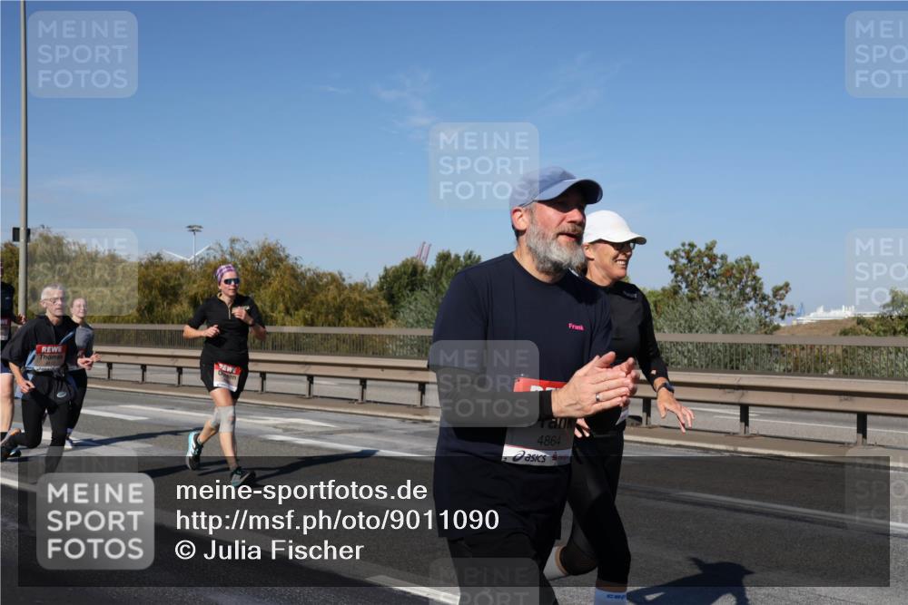 03.10.2025 - Köhlbrandbrückenlauf Julia Fischer http://msf.ph/oto/9011090 03.10.2025 12:58:07 Position 3 4864 meine-sportfotos.de
