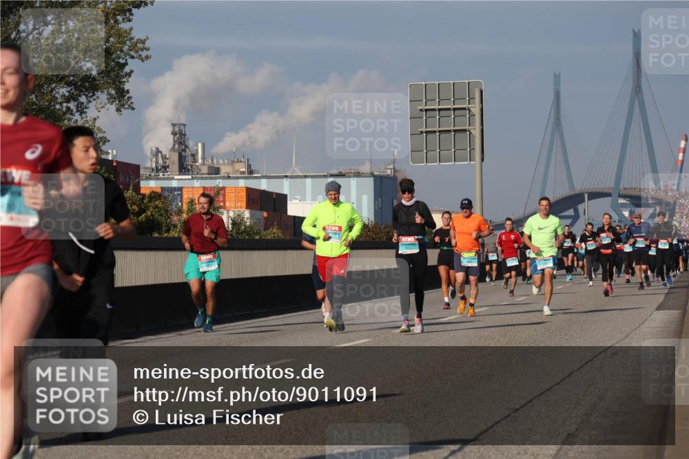03.10.2025 - Köhlbrandbrückenlauf Luisa Fischer http://msf.ph/oto/9011091 03.10.2025 10:53:23 Position 3  meine-sportfotos.de