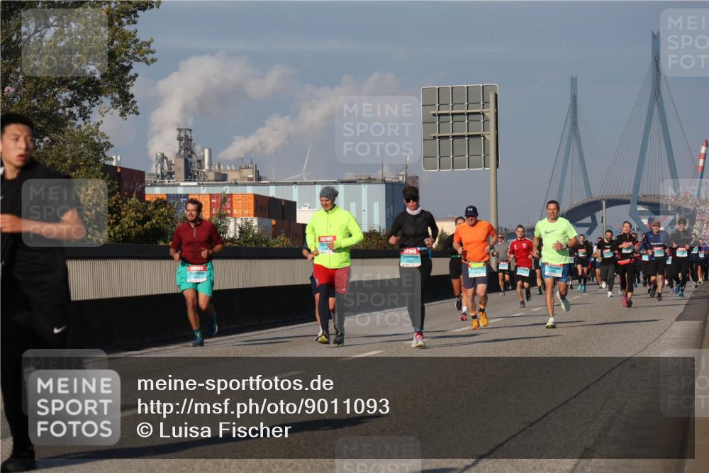 03.10.2025 - Köhlbrandbrückenlauf Luisa Fischer http://msf.ph/oto/9011093 03.10.2025 10:53:23 Position 3  meine-sportfotos.de