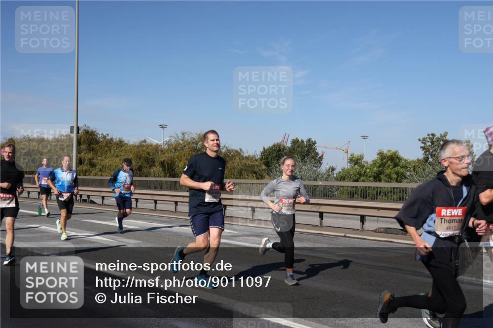03.10.2025 - Köhlbrandbrückenlauf Julia Fischer http://msf.ph/oto/9011097 03.10.2025 12:58:09 Position 3 4617 meine-sportfotos.de