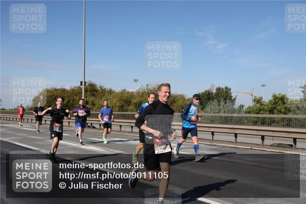 03.10.2025 - Köhlbrandbrückenlauf Julia Fischer http://msf.ph/oto/9011105 03.10.2025 12:58:10 Position 3 5640 meine-sportfotos.de