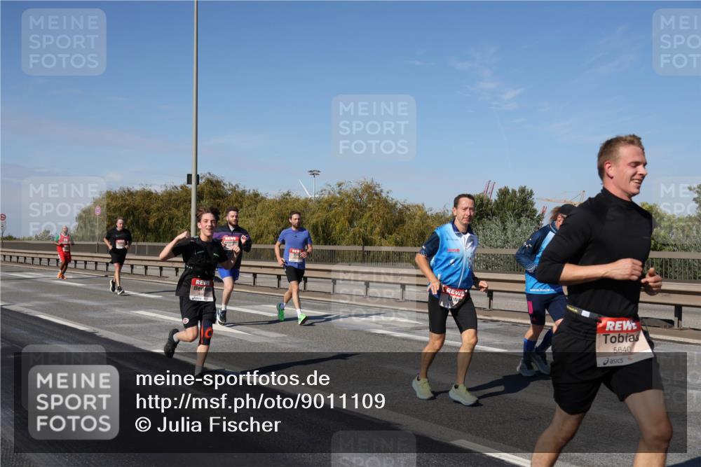 03.10.2025 - Köhlbrandbrückenlauf Julia Fischer http://msf.ph/oto/9011109 03.10.2025 12:58:11 Position 3 5640 meine-sportfotos.de