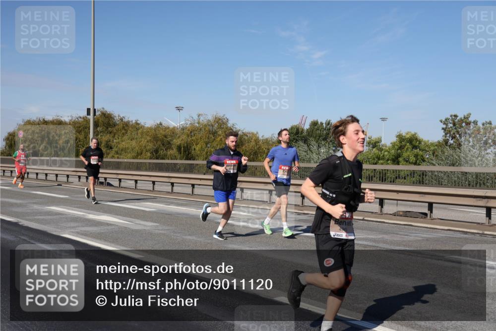03.10.2025 - Köhlbrandbrückenlauf Julia Fischer http://msf.ph/oto/9011120 03.10.2025 12:58:12 Position 3 496 meine-sportfotos.de
