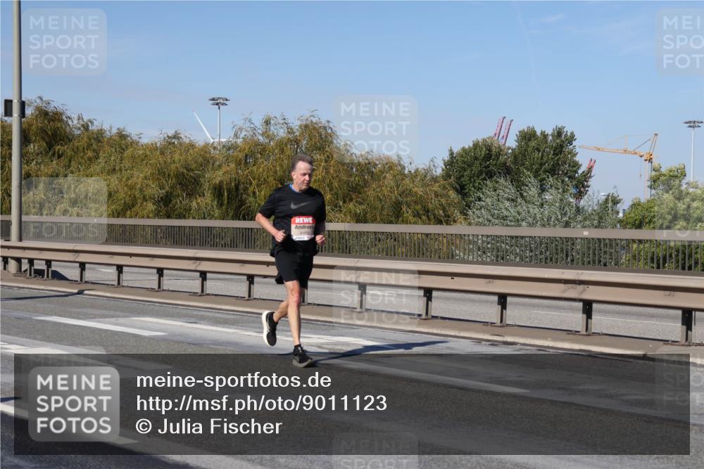 03.10.2025 - Köhlbrandbrückenlauf Julia Fischer http://msf.ph/oto/9011123 03.10.2025 12:58:14 Position 3 6466 meine-sportfotos.de