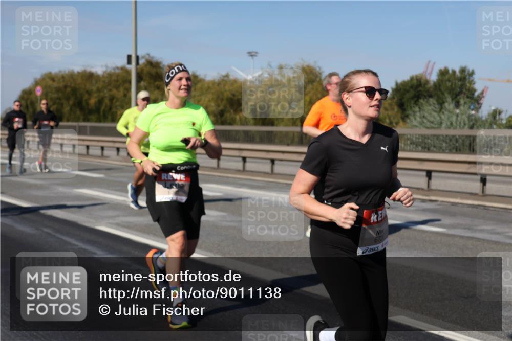 03.10.2025 - Köhlbrandbrückenlauf Julia Fischer http://msf.ph/oto/9011138 03.10.2025 12:58:19 Position 3 672 meine-sportfotos.de