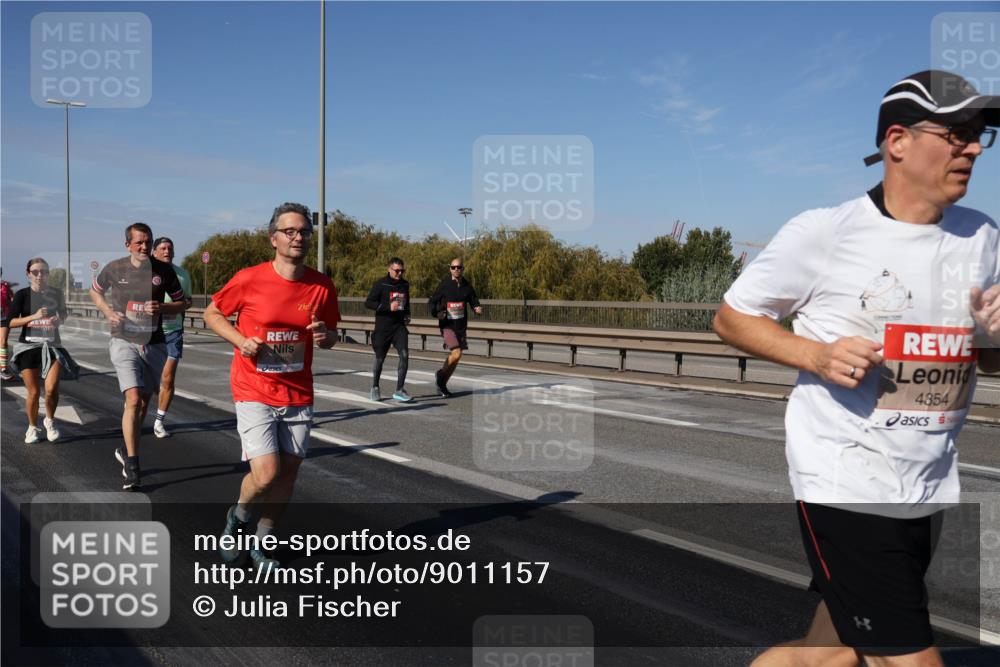 03.10.2025 - Köhlbrandbrückenlauf Julia Fischer http://msf.ph/oto/9011157 03.10.2025 12:58:23 Position 3 4854 meine-sportfotos.de
