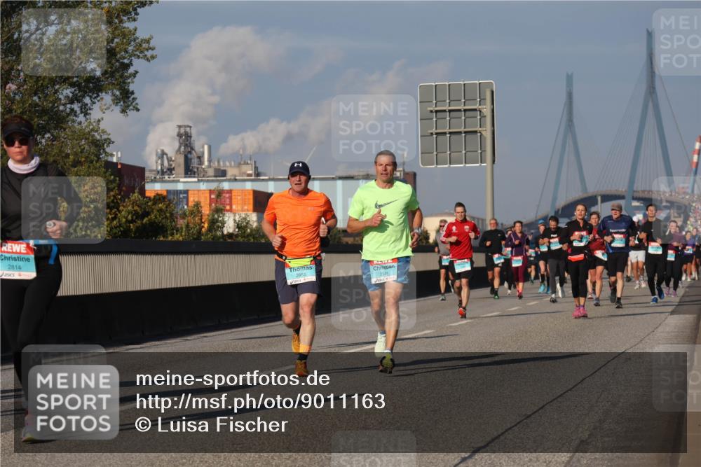 03.10.2025 - Köhlbrandbrückenlauf Luisa Fischer http://msf.ph/oto/9011163 03.10.2025 10:53:29 Position 3 2814, 2983, 2981 meine-sportfotos.de