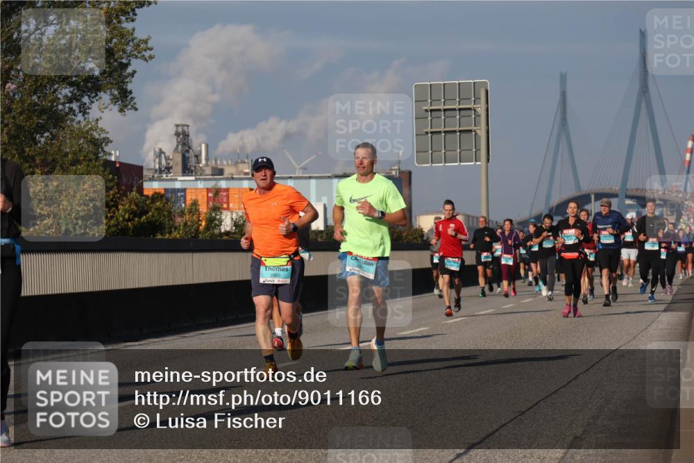 03.10.2025 - Köhlbrandbrückenlauf Luisa Fischer http://msf.ph/oto/9011166 03.10.2025 10:53:29 Position 3 2983 meine-sportfotos.de