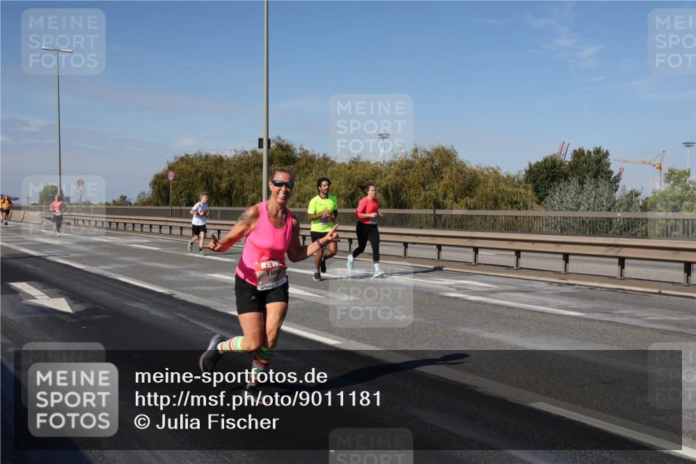 03.10.2025 - Köhlbrandbrückenlauf Julia Fischer http://msf.ph/oto/9011181 03.10.2025 12:58:27 Position 3  meine-sportfotos.de