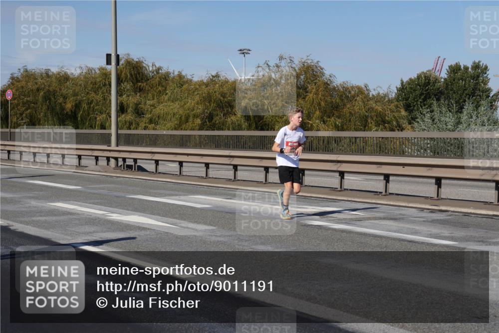 03.10.2025 - Köhlbrandbrückenlauf Julia Fischer http://msf.ph/oto/9011191 03.10.2025 12:58:31 Position 3  meine-sportfotos.de