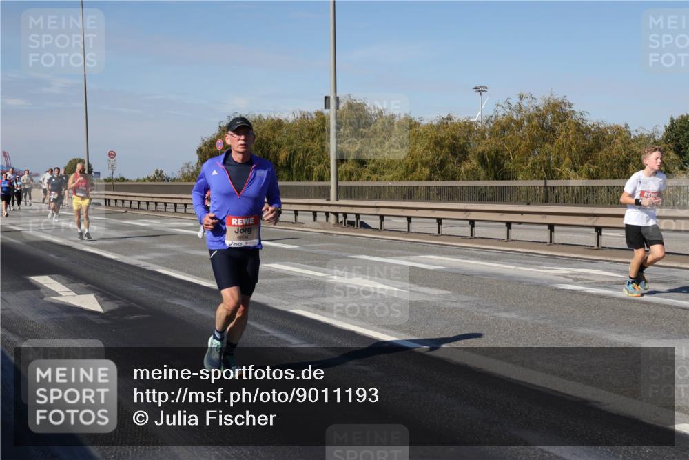 03.10.2025 - Köhlbrandbrückenlauf Julia Fischer http://msf.ph/oto/9011193 03.10.2025 12:58:32 Position 3 6604 meine-sportfotos.de