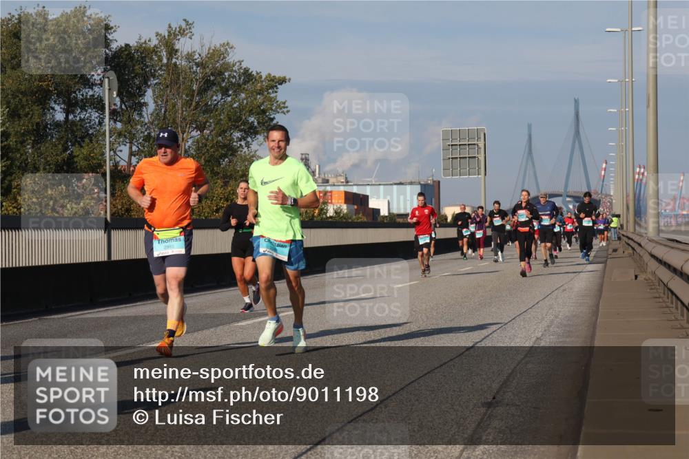 03.10.2025 - Köhlbrandbrückenlauf Luisa Fischer http://msf.ph/oto/9011198 03.10.2025 10:53:32 Position 3 2983 meine-sportfotos.de
