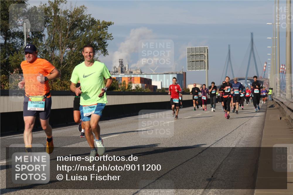 03.10.2025 - Köhlbrandbrückenlauf Luisa Fischer http://msf.ph/oto/9011200 03.10.2025 10:53:32 Position 3 2983, 2981 meine-sportfotos.de