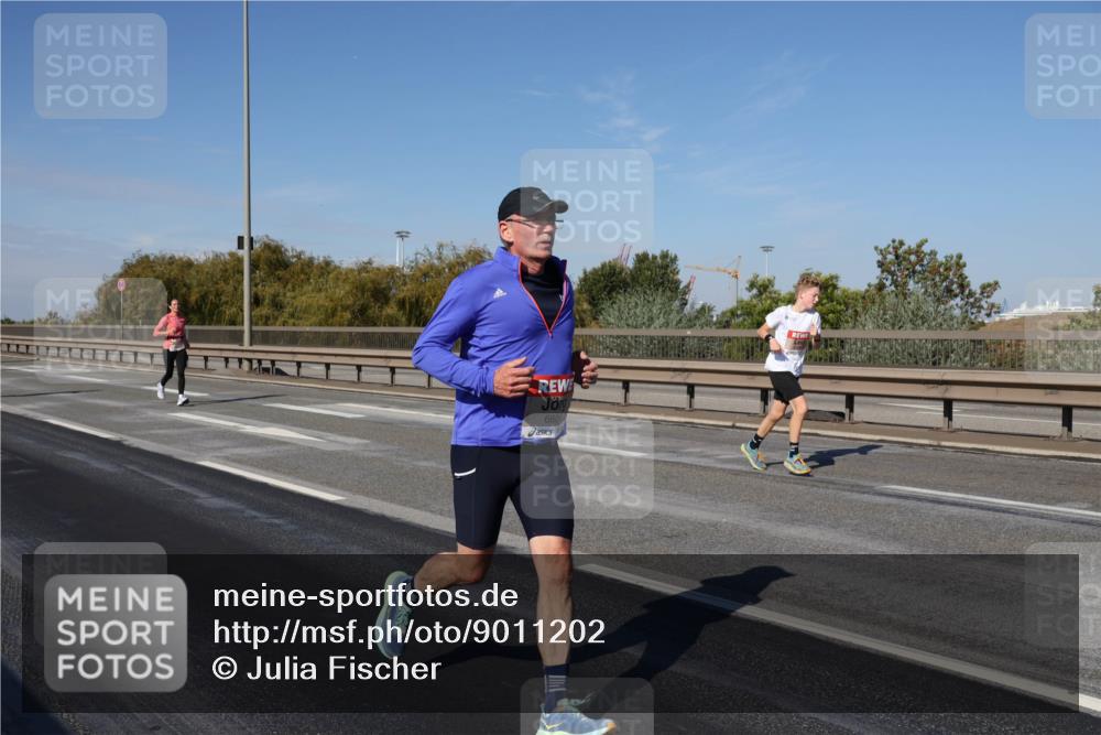 03.10.2025 - Köhlbrandbrückenlauf Julia Fischer http://msf.ph/oto/9011202 03.10.2025 12:58:33 Position 3 660 meine-sportfotos.de