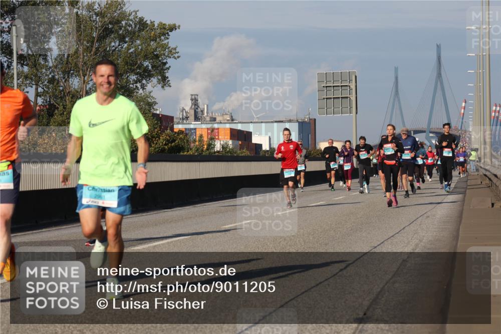 03.10.2025 - Köhlbrandbrückenlauf Luisa Fischer http://msf.ph/oto/9011205 03.10.2025 10:53:33 Position 3 2961 meine-sportfotos.de