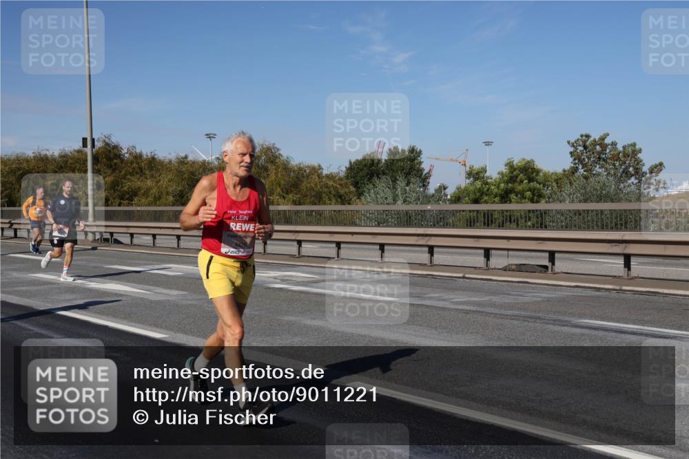 03.10.2025 - Köhlbrandbrückenlauf Julia Fischer http://msf.ph/oto/9011221 03.10.2025 12:58:39 Position 3  meine-sportfotos.de