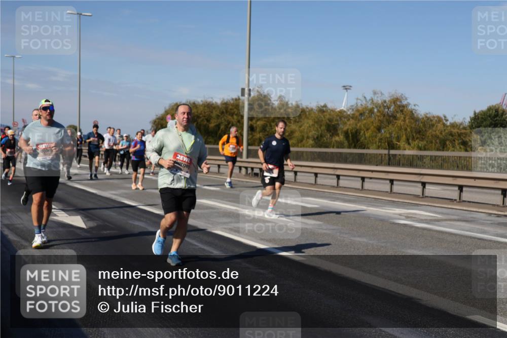 03.10.2025 - Köhlbrandbrückenlauf Julia Fischer http://msf.ph/oto/9011224 03.10.2025 12:58:40 Position 3  meine-sportfotos.de