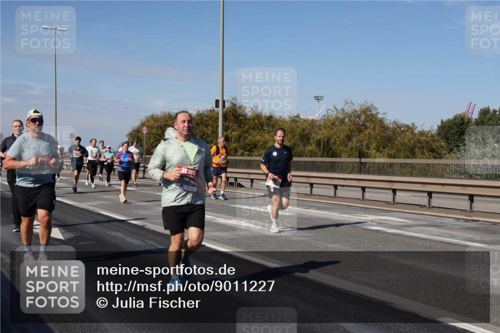 03.10.2025 - Köhlbrandbrückenlauf Julia Fischer http://msf.ph/oto/9011227 03.10.2025 12:58:41 Position 3  meine-sportfotos.de