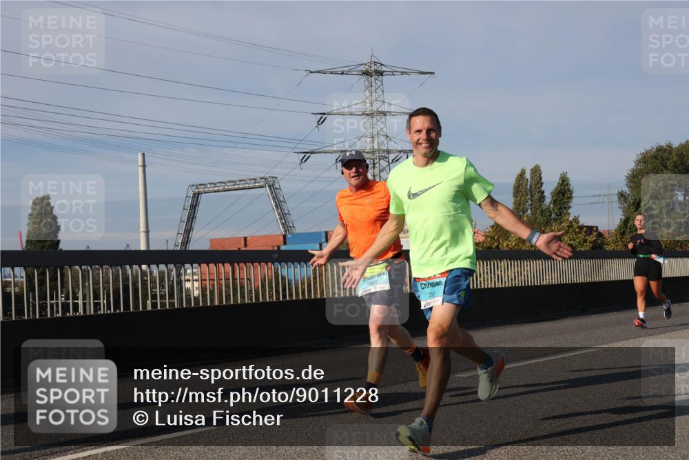 03.10.2025 - Köhlbrandbrückenlauf Luisa Fischer http://msf.ph/oto/9011228 03.10.2025 10:53:35 Position 3 2983 meine-sportfotos.de