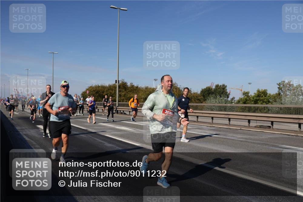 03.10.2025 - Köhlbrandbrückenlauf Julia Fischer http://msf.ph/oto/9011232 03.10.2025 12:58:42 Position 3  meine-sportfotos.de