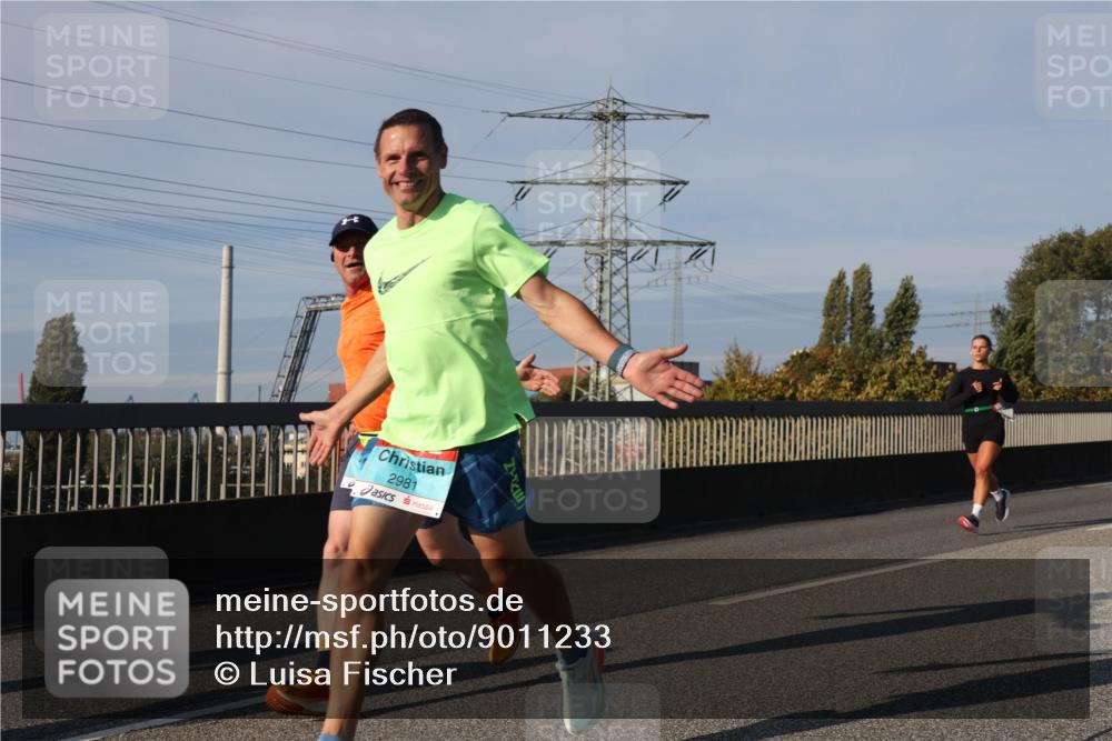 03.10.2025 - Köhlbrandbrückenlauf Luisa Fischer http://msf.ph/oto/9011233 03.10.2025 10:53:35 Position 3 2981 meine-sportfotos.de