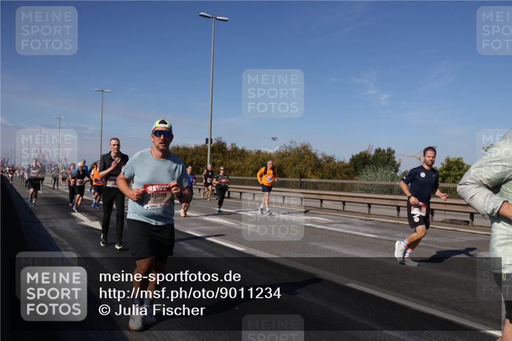 03.10.2025 - Köhlbrandbrückenlauf Julia Fischer http://msf.ph/oto/9011234 03.10.2025 12:58:43 Position 3 6112 meine-sportfotos.de