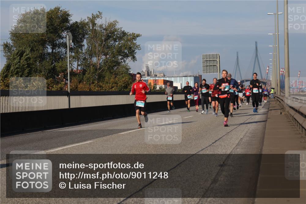 03.10.2025 - Köhlbrandbrückenlauf Luisa Fischer http://msf.ph/oto/9011248 03.10.2025 10:53:37 Position 3  meine-sportfotos.de
