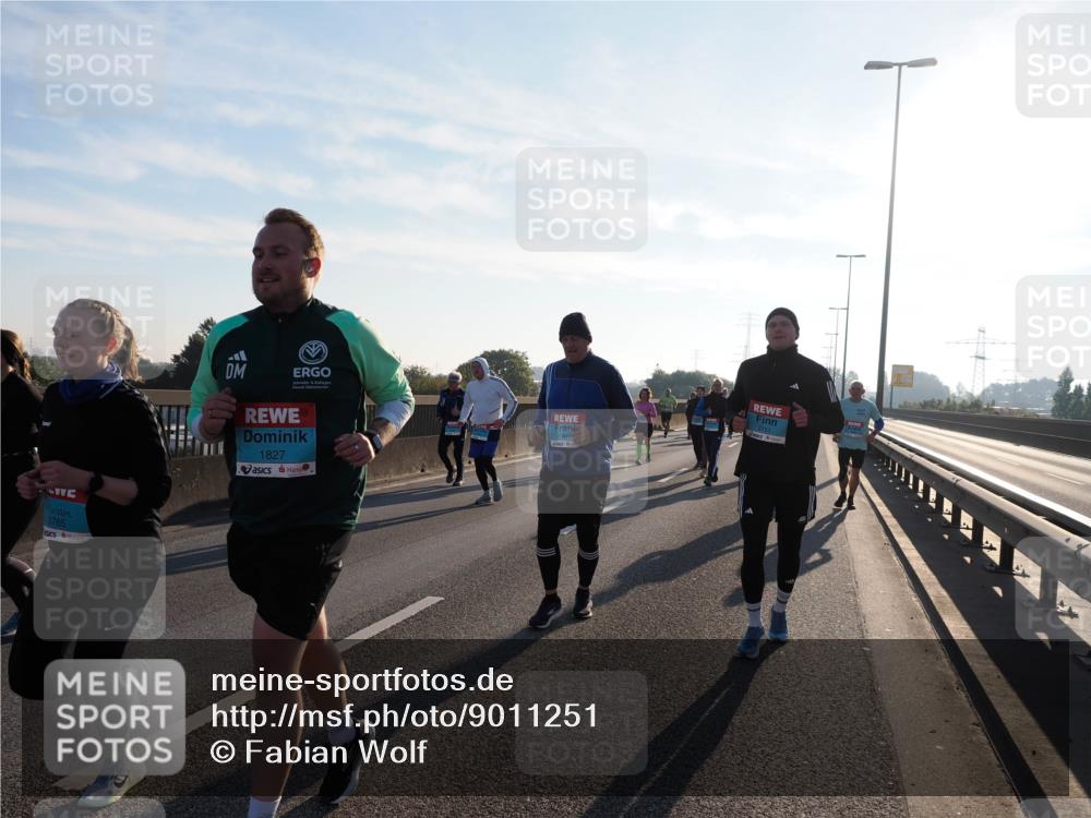 03.10.2025 - Köhlbrandbrückenlauf Fabian Wolf http://msf.ph/oto/9011251 03.10.2025 09:22:14 Position 3 3765, 1827 meine-sportfotos.de