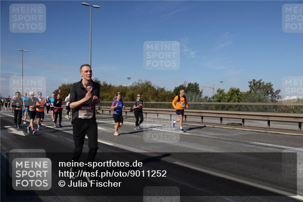 03.10.2025 - Köhlbrandbrückenlauf Julia Fischer http://msf.ph/oto/9011252 03.10.2025 12:58:44 Position 3  meine-sportfotos.de