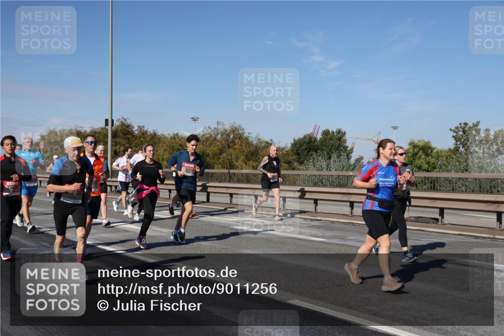 03.10.2025 - Köhlbrandbrückenlauf Julia Fischer http://msf.ph/oto/9011256 03.10.2025 12:58:46 Position 3  meine-sportfotos.de