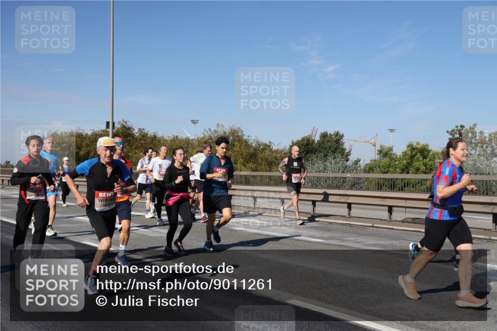 03.10.2025 - Köhlbrandbrückenlauf Julia Fischer http://msf.ph/oto/9011261 03.10.2025 12:58:46 Position 3 6312 meine-sportfotos.de