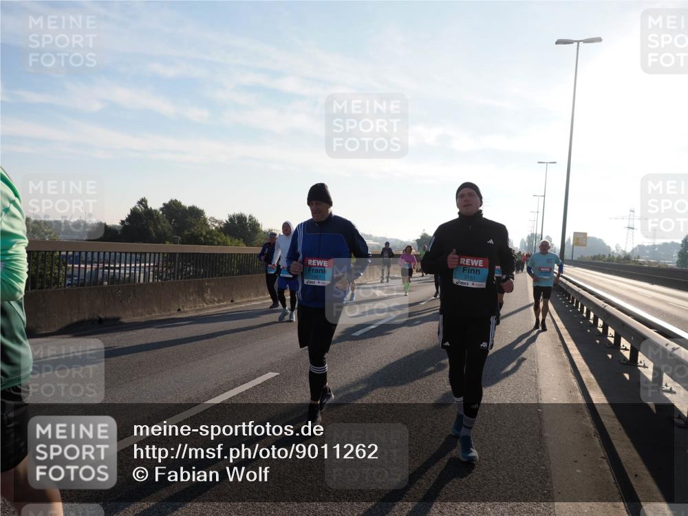 03.10.2025 - Köhlbrandbrückenlauf Fabian Wolf http://msf.ph/oto/9011262 03.10.2025 09:22:14 Position 3 1967, 2151 meine-sportfotos.de