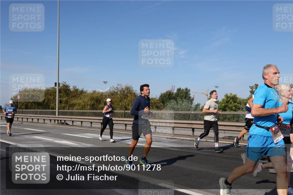 03.10.2025 - Köhlbrandbrückenlauf Julia Fischer http://msf.ph/oto/9011278 03.10.2025 12:58:49 Position 3  meine-sportfotos.de