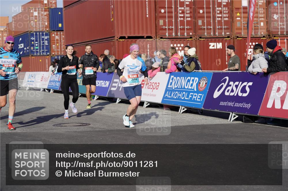 03.10.2025 - Köhlbrandbrückenlauf Michael Burmester http://msf.ph/oto/9011281 03.10.2025 10:12:05 Ziel 1458, 1520, 1534, 1640, 1771, 1829, 1915, 3457, 3767, 3768 meine-sportfotos.de