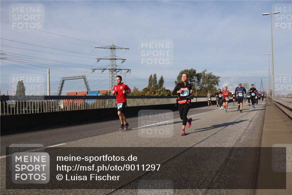 03.10.2025 - Köhlbrandbrückenlauf Luisa Fischer http://msf.ph/oto/9011297 03.10.2025 10:53:42 Position 3  meine-sportfotos.de