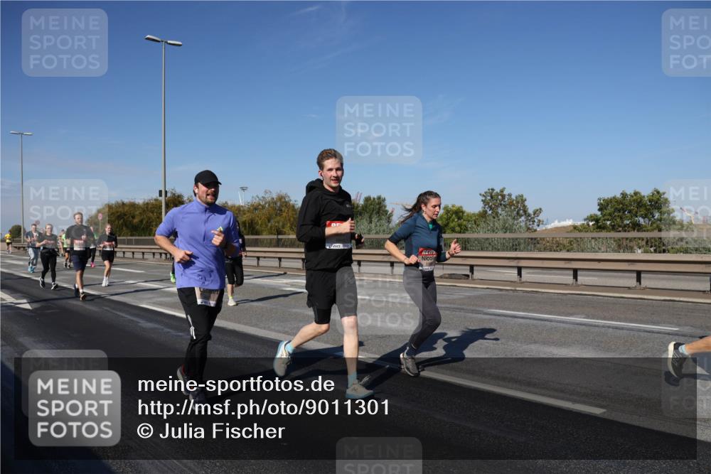 03.10.2025 - Köhlbrandbrückenlauf Julia Fischer http://msf.ph/oto/9011301 03.10.2025 12:58:55 Position 3  meine-sportfotos.de