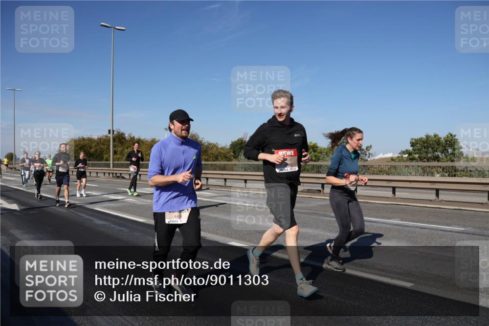03.10.2025 - Köhlbrandbrückenlauf Julia Fischer http://msf.ph/oto/9011303 03.10.2025 12:58:55 Position 3 4424 meine-sportfotos.de