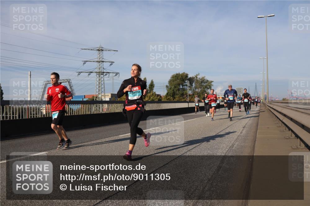 03.10.2025 - Köhlbrandbrückenlauf Luisa Fischer http://msf.ph/oto/9011305 03.10.2025 10:53:42 Position 3 1294 meine-sportfotos.de
