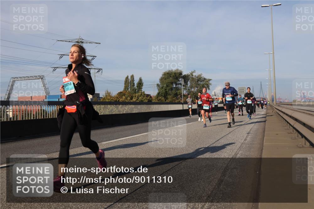 03.10.2025 - Köhlbrandbrückenlauf Luisa Fischer http://msf.ph/oto/9011310 03.10.2025 10:53:43 Position 3 1294 meine-sportfotos.de