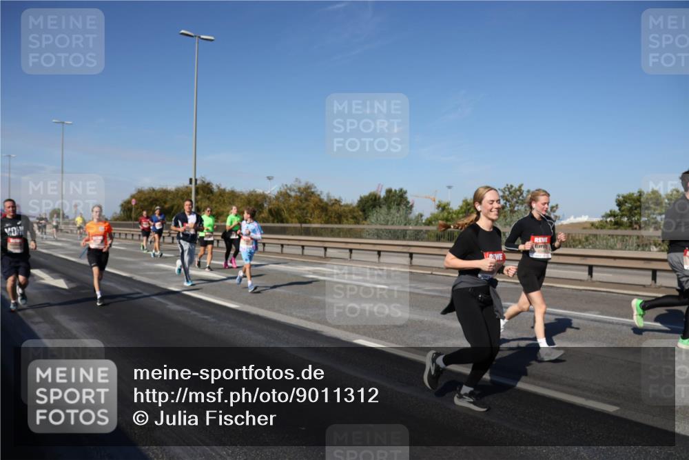 03.10.2025 - Köhlbrandbrückenlauf Julia Fischer http://msf.ph/oto/9011312 03.10.2025 12:58:59 Position 3  meine-sportfotos.de