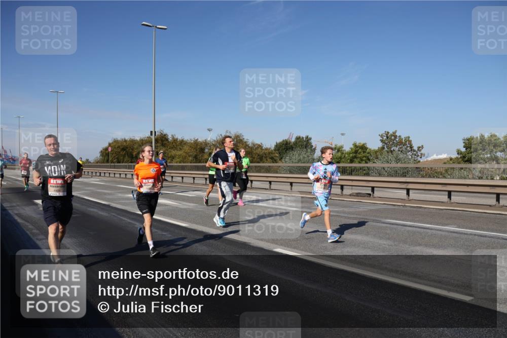 03.10.2025 - Köhlbrandbrückenlauf Julia Fischer http://msf.ph/oto/9011319 03.10.2025 12:59:01 Position 3 4406 meine-sportfotos.de