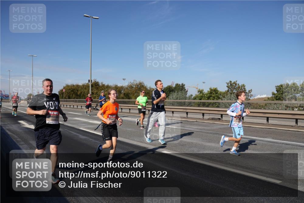 03.10.2025 - Köhlbrandbrückenlauf Julia Fischer http://msf.ph/oto/9011322 03.10.2025 12:59:01 Position 3 4406 meine-sportfotos.de