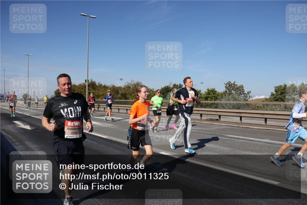 03.10.2025 - Köhlbrandbrückenlauf Julia Fischer http://msf.ph/oto/9011325 03.10.2025 12:59:02 Position 3 4406 meine-sportfotos.de