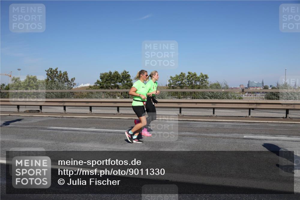 03.10.2025 - Köhlbrandbrückenlauf Julia Fischer http://msf.ph/oto/9011330 03.10.2025 12:59:04 Position 3  meine-sportfotos.de
