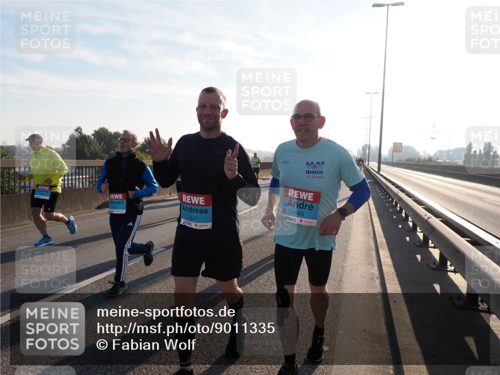 03.10.2025 - Köhlbrandbrückenlauf Fabian Wolf http://msf.ph/oto/9011335 03.10.2025 09:22:18 Position 3 2215, 2847, 2848 meine-sportfotos.de