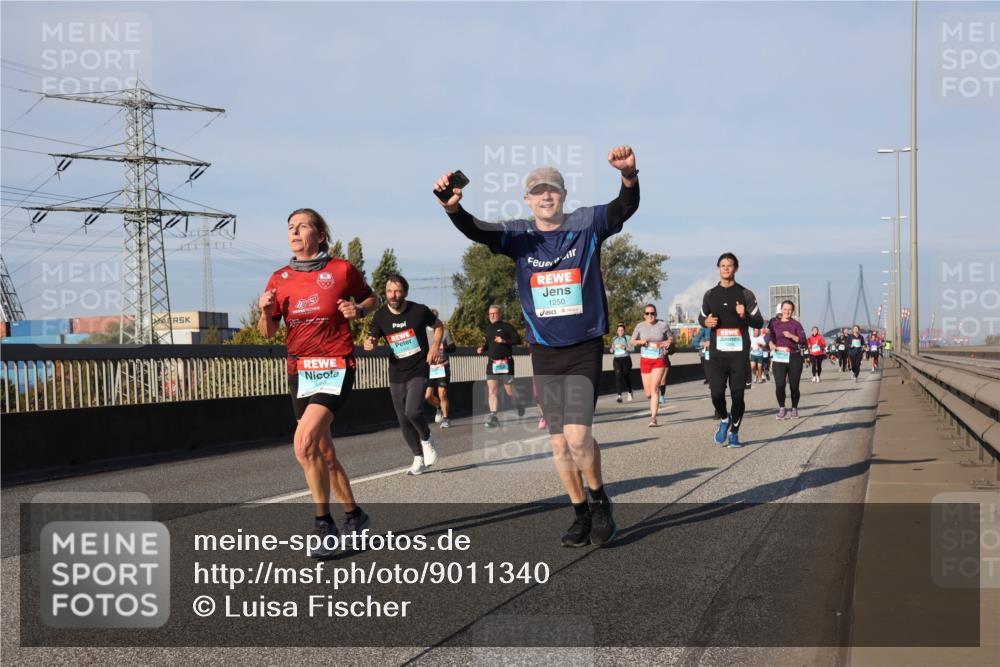 03.10.2025 - Köhlbrandbrückenlauf Luisa Fischer http://msf.ph/oto/9011340 03.10.2025 10:53:45 Position 3 1250 meine-sportfotos.de